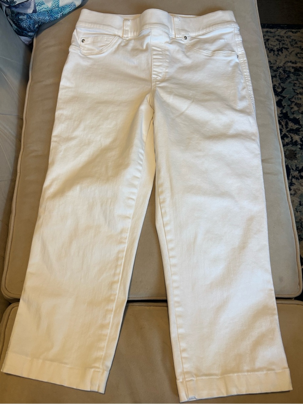 Spanx White Pull-On Cropped Straight-Leg Jeans Pants Flattering EUC Medium